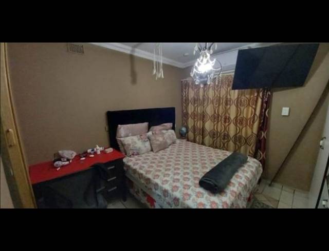 3 BEDROOM HOUSE FOR SALE IN BRACKENHAM